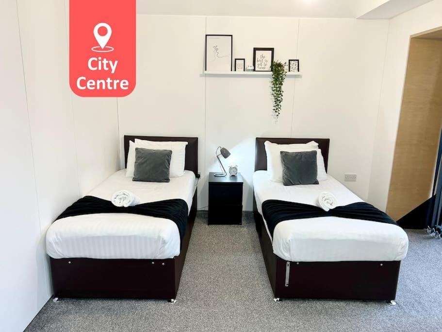 Large Townhouse 5 Beds With Two Parking Spaces - Manchester City Centre מראה חיצוני תמונה