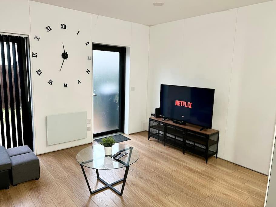 Large Townhouse 5 Beds With Two Parking Spaces - Manchester City Centre מראה חיצוני תמונה
