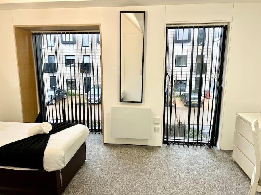 Large Townhouse 5 Beds With Two Parking Spaces - Manchester City Centre מראה חיצוני תמונה