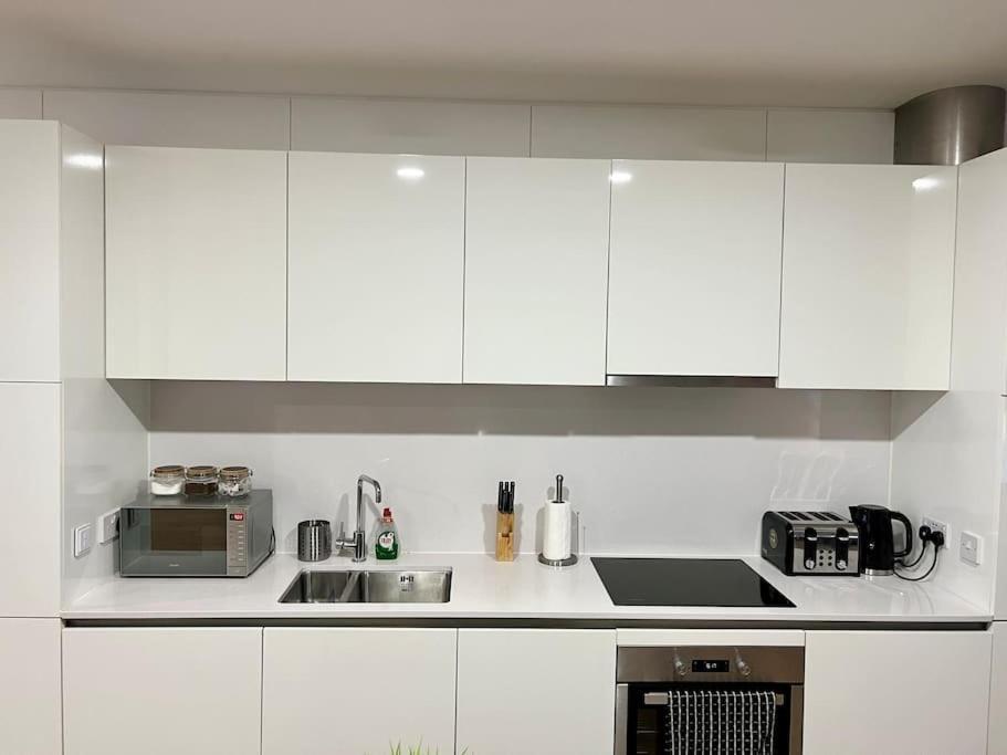 Large Townhouse 5 Beds With Two Parking Spaces - Manchester City Centre מראה חיצוני תמונה