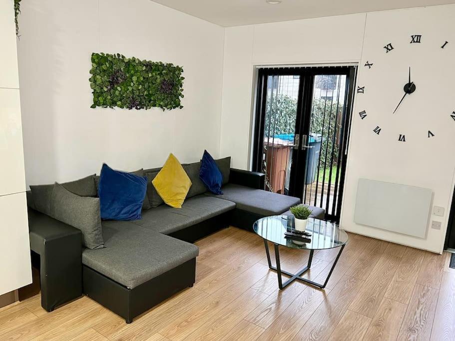 Large Townhouse 5 Beds With Two Parking Spaces - Manchester City Centre מראה חיצוני תמונה